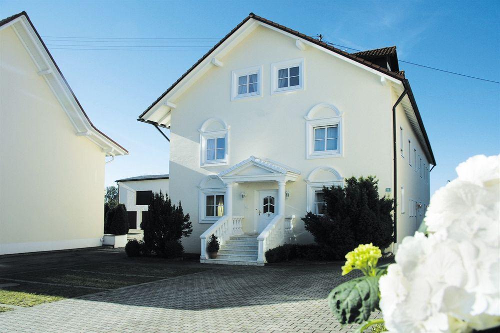 Hotel Daniels Hallbergmoos Exterior photo